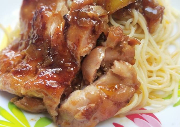 Proses Menyiapkan Spaghetti Ayam Oriental yang nikmat