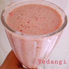 A picture of Strawberry and Apple Smoothie.