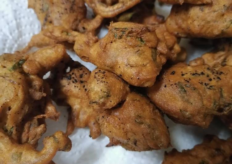 Recipe of Perfect Hot crunchy snack pakoray(پکوڑے)