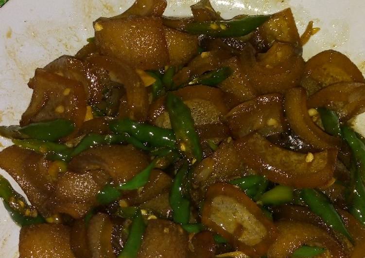 Oseng Kikil Cabe Ijo