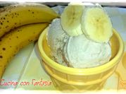 Una foto di gelato alla banana