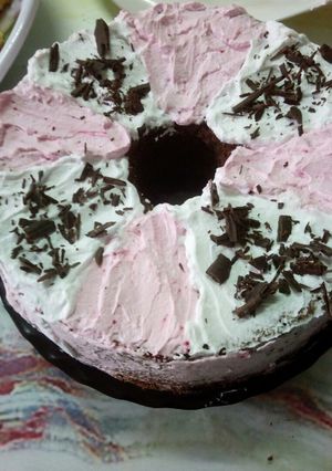 A picture of Naked Chocolate Cake.