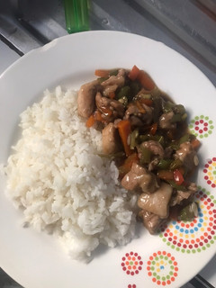 Una foto de Carne de Cerdo con verduras