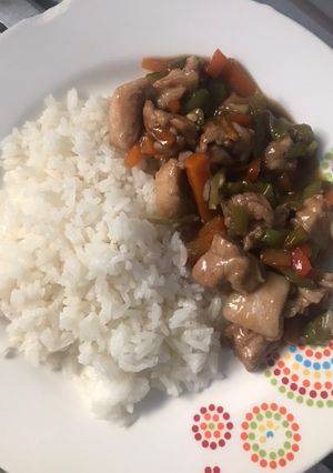 Una foto de Carne de Cerdo con verduras