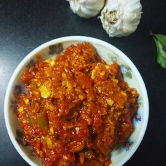 A picture of Tomato garlic chutney.