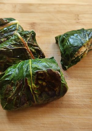 Una foto de Rockllitos de acelga rellenos de quinoa y champiñones