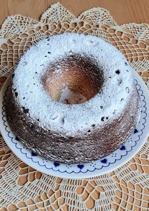 Una foto de Torta de queso crema inspirada en la ochentosa torta Mendicrim® 🥧 One bowl pound cake 🥧