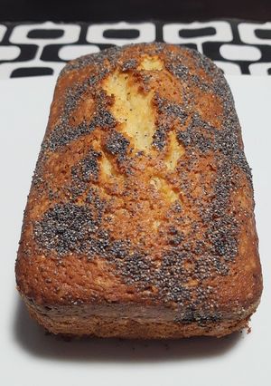 Una foto de Budín de naranja con semillas de amapola 🍊