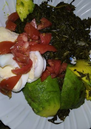 A picture of Boiled eggs with kienyeji.