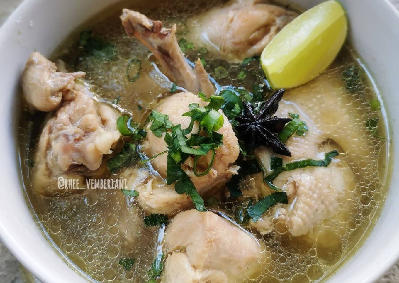 Sop Ayam ala Pak Min Klaten