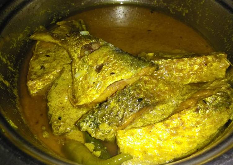 Tasty And Delicious of Hilsa mustard curry
