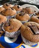 Tripla csokis-meggyes muffin