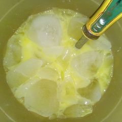 A picture of Ginger juice.