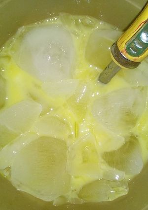 A picture of Ginger juice.