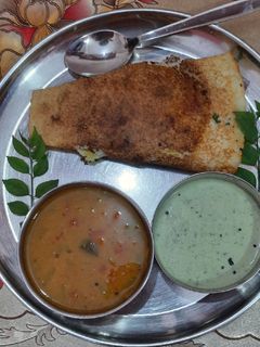 राजस्थानी रवा डोसा (Rajasthani rava dosa recipe in hindi) रेसिपी मुख्य फोटो