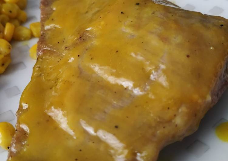 Secreto con costra miel y mostaza