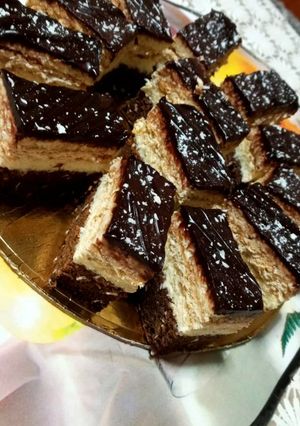 O poză a rețetei Prăjitură cu cremă de griș și nucă de cocos.