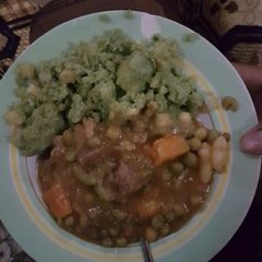 A picture of Peas (minji stew) with mukimo.
