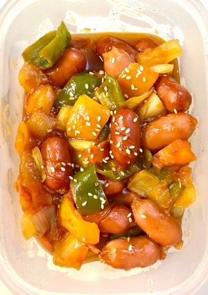 Hình của món Xúc xích xào rau củ quả cay Hàn Quốc (소시지 야채 볶음).