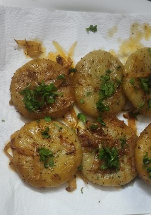 सूजी स्टॉफ बॉल्स (suji stuff balls recipe in Hindi) रेसिपी मुख्य फोटो
