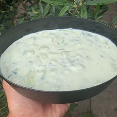 A picture of Tzatziki.