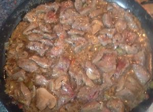 Una foto de Strogonoff de lomito