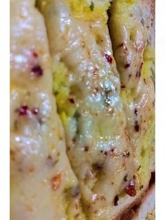 गार्लिक ब्रेड(garlic bread recipe in hindi) रेसिपी मुख्य फोटो