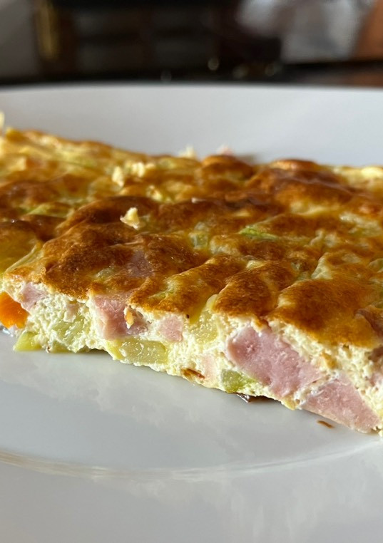 Una foto de Pastel de calabacín con jamón cocido 🥧