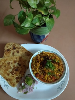 પનીર ભૂરજી (Paneer Bhurji Recipe In Gujarati) રેસીપી મુખ્ય ફોટો