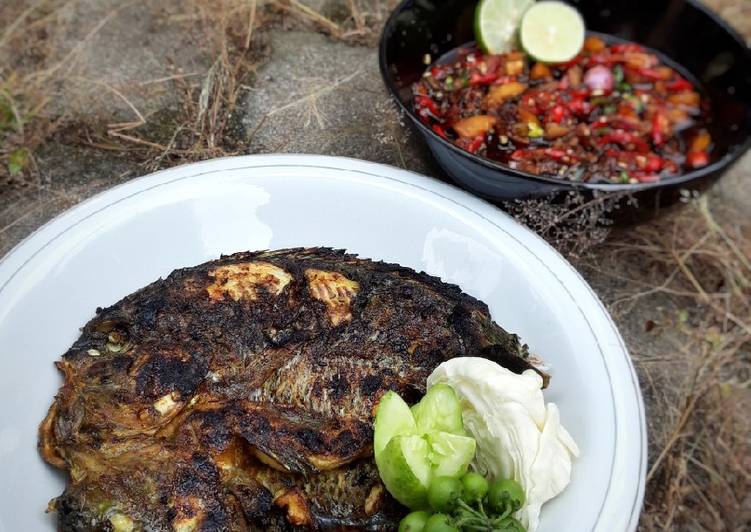 Bagaimana Membuat Ikan Bakar Sambal Kecap jahe, Enak