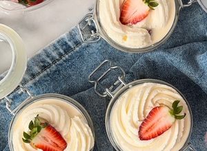 Una foto de Fresas con crema estilo La Michoacana