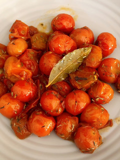 Una foto de Tomatitos Cherrys confitados en sartén (ideales para guarnición)