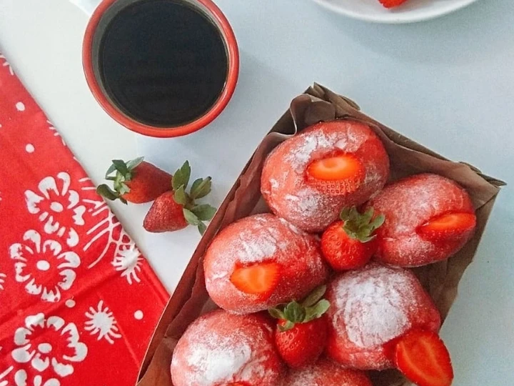 Easy Steps Make Recipes Strawberry Bomboloni Merah Putih the Delicious Can Pamper Your Tongue.