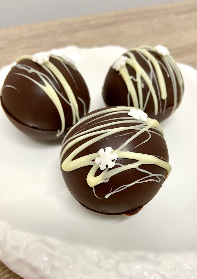 Una foto de Bombas de chocolate navideñas