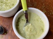 Une photo de matcha poudre