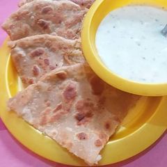 A picture of Aloo ka paratha.