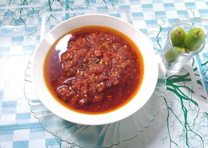 Sambal terasi asam belimbing wuluh dijamin enak cocok untuk teman masakan apa saja 😘