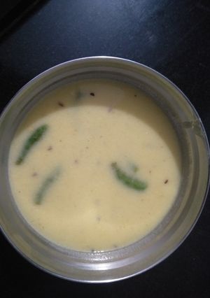 ખાટી મીઠી કઢી (Khati Mithi Kadhi Recipe In Gujarati) રેસીપી મુખ્ય ફોટો