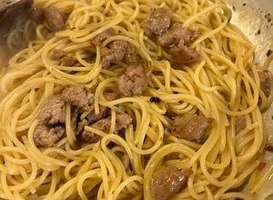 Foto di Spaghetti in padella 22 salsiccia e crema di carbo-capra