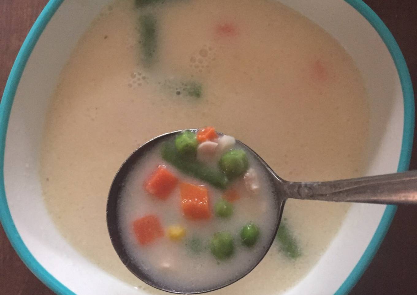 Vegie chicken cream soup
