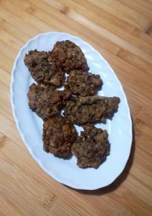 A picture of Lentil Fritters 🫘🥚🧀.