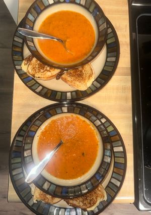 A picture of Roasted Tomato and Bell Pepper Soup.