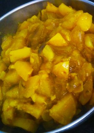 ગ્રીન કાંદા બટાકા નું શાક (Green Kanda Bataka Shak Recipe In Gujarati) રેસીપી મુખ્ય ફોટો