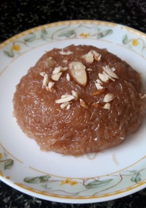 મીઠી સેવ(mithi sev recipe in gujarati) રેસીપી મુખ્ય ફોટો