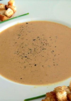 Une photo de Soupe de poissons aux croutons frits