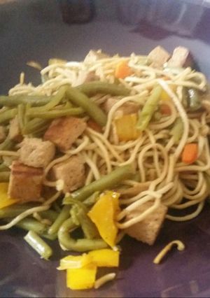 Une photo de Nouilles sautées au tofu