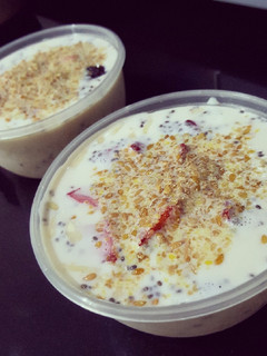 A picture of Creamy Coconut Soya Overnight Oatmeal.