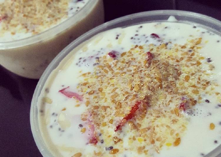 Recipe: Delicious Creamy Coconut Soya Overnight Oatmeal