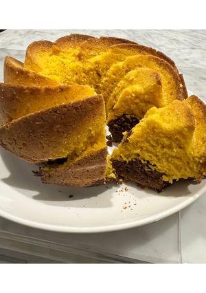 Foto di Ciambellone bicolor con zucca e cioccolato 🎃🍫