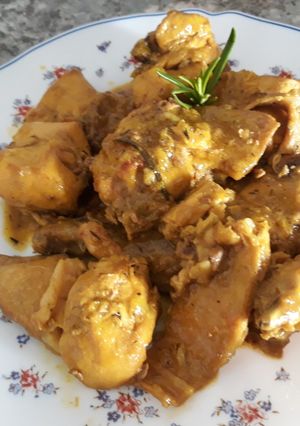 Foto principal de Conejo al ajillo en olla GM